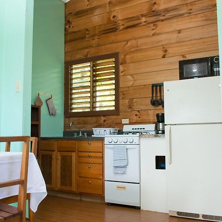 The Westender Inn เนกริล ภายนอก รูปภาพ