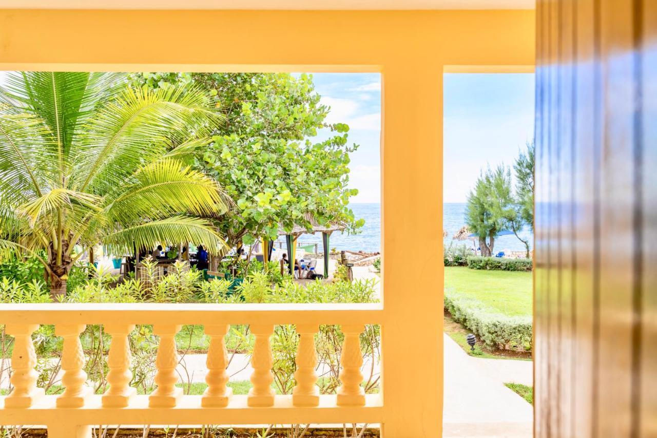 The Westender Inn เนกริล ภายนอก รูปภาพ